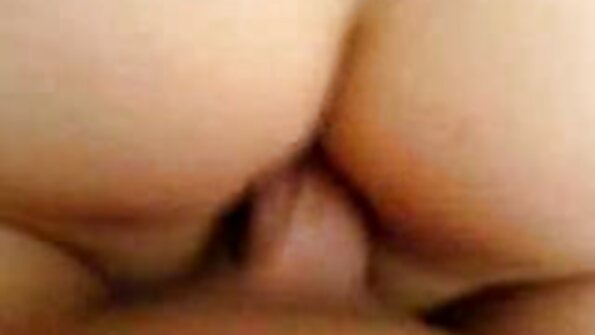 Redhead Vanna Bardot dia manolotra ny tenany ho an'i Bryan Gozzling ratsy fanahy
