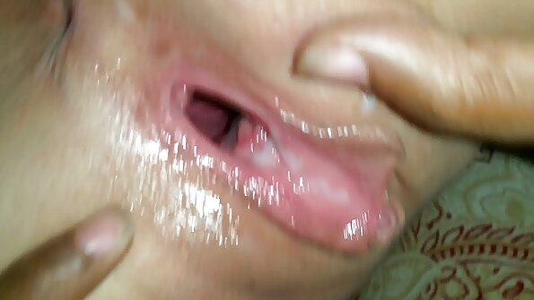 Maniry ny BBC an'ilay tovolahy ao anatiny ny zatovo aziatika slutty